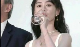 娱乐圈爆料新情侣是谁,神秘恋情引热议！